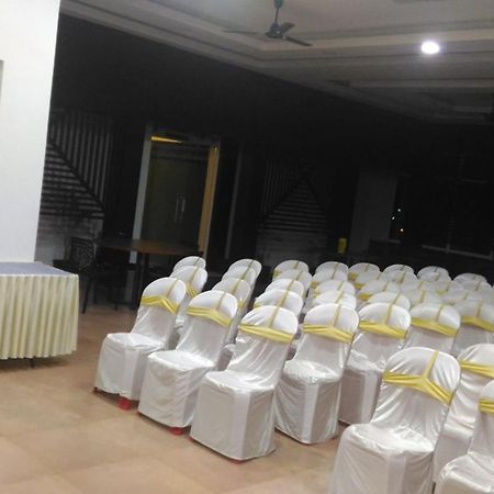 The Southgate Business Hotel Thiruvananthapuram Exterior photo