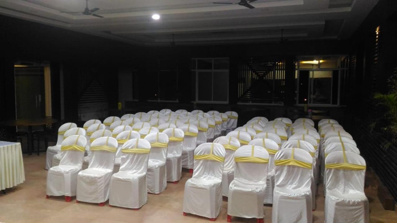 The Southgate Business Hotel Thiruvananthapuram Exterior photo